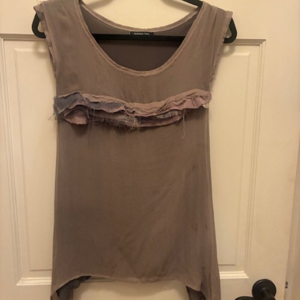 Patricia Pepe gorgeous 100% silk taupe/grey top